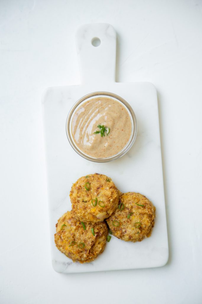 vegan crab cakes with tangy sauce