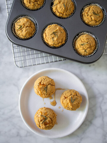 rosemary cornbread muffins