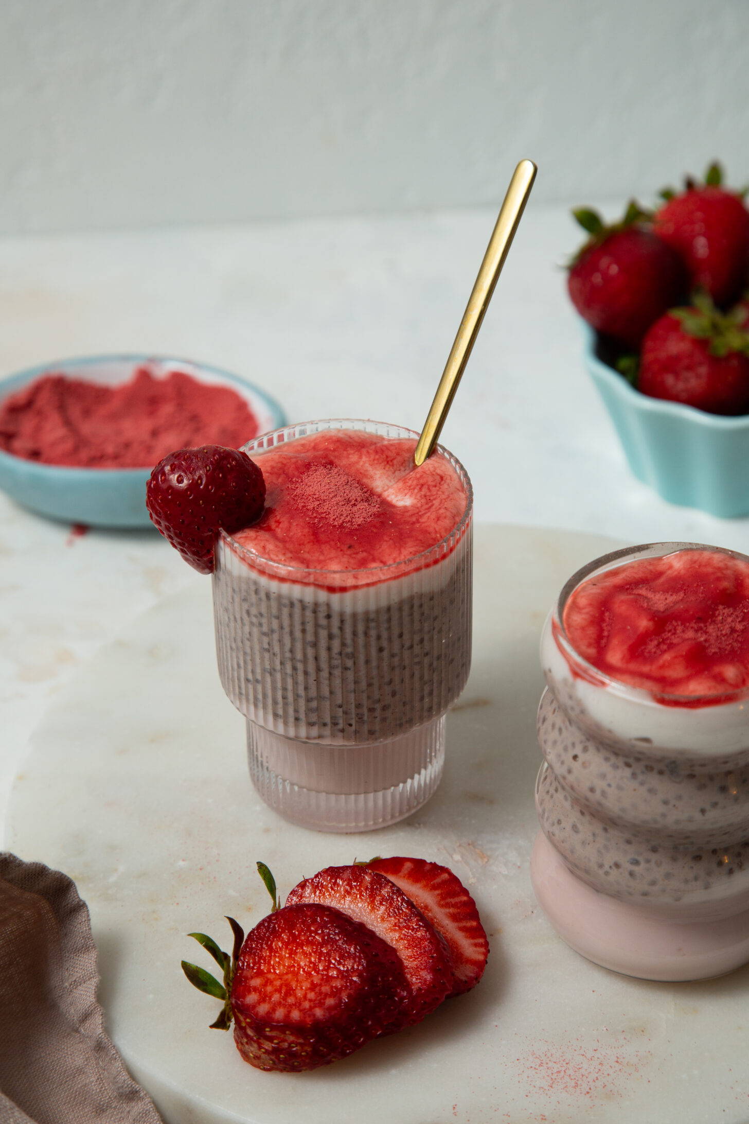 strawberry tiramisu chia pudding