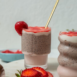 strawberry tiramisu chia pudding