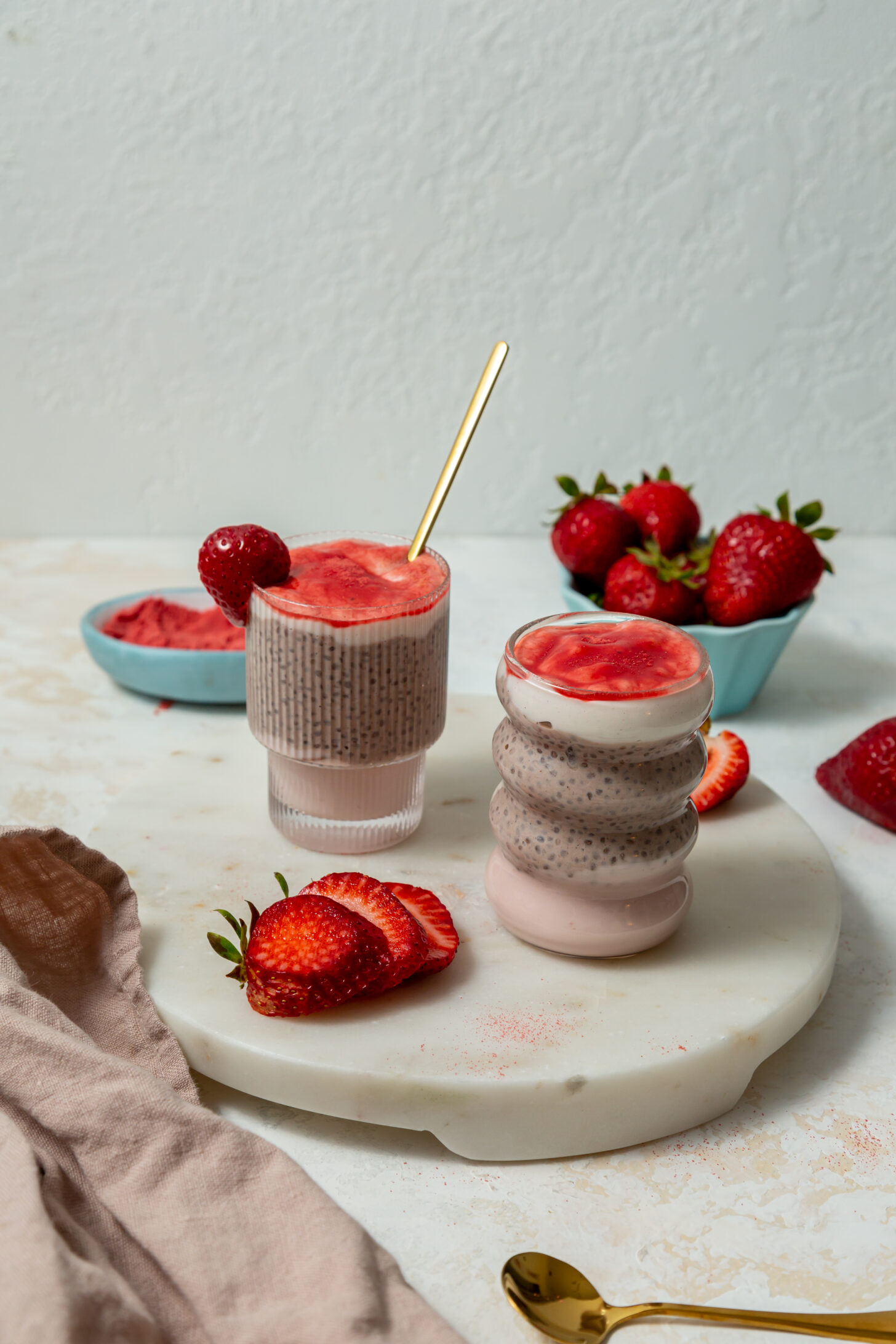 strawberry tiramisu chia pudding