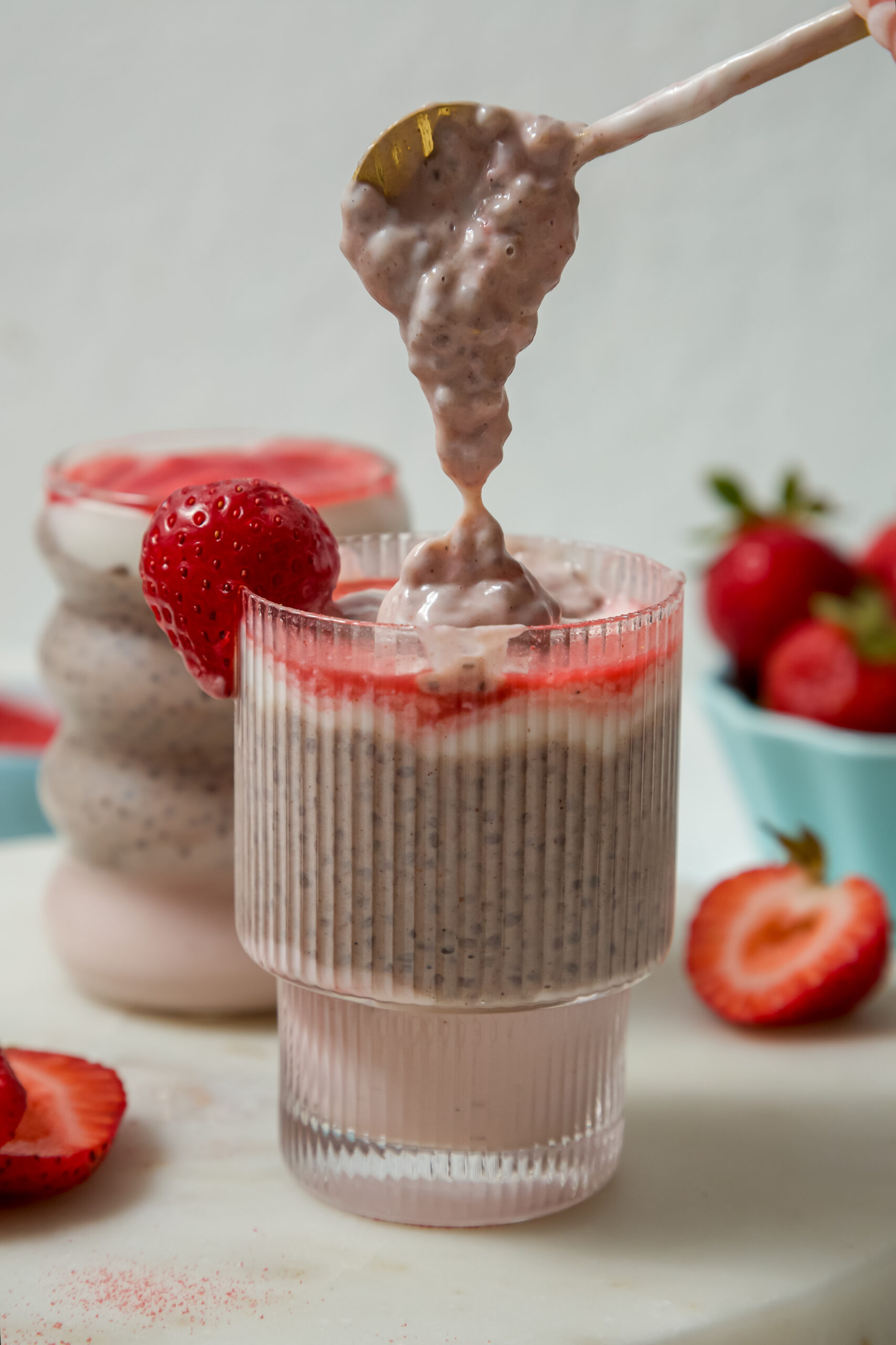 pink chia pudding