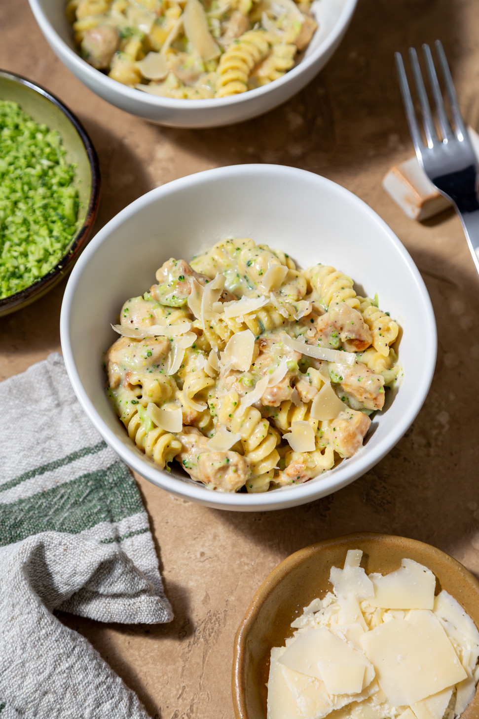 chick'n broccoli alfredo pasta