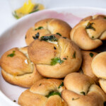 sourdough garlic knots-04
