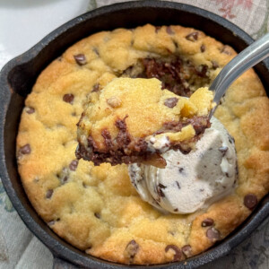 chocolate chip skillet cookie