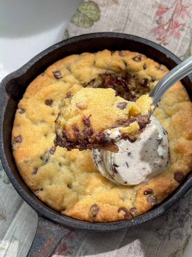 chocolate chip skillet cookie