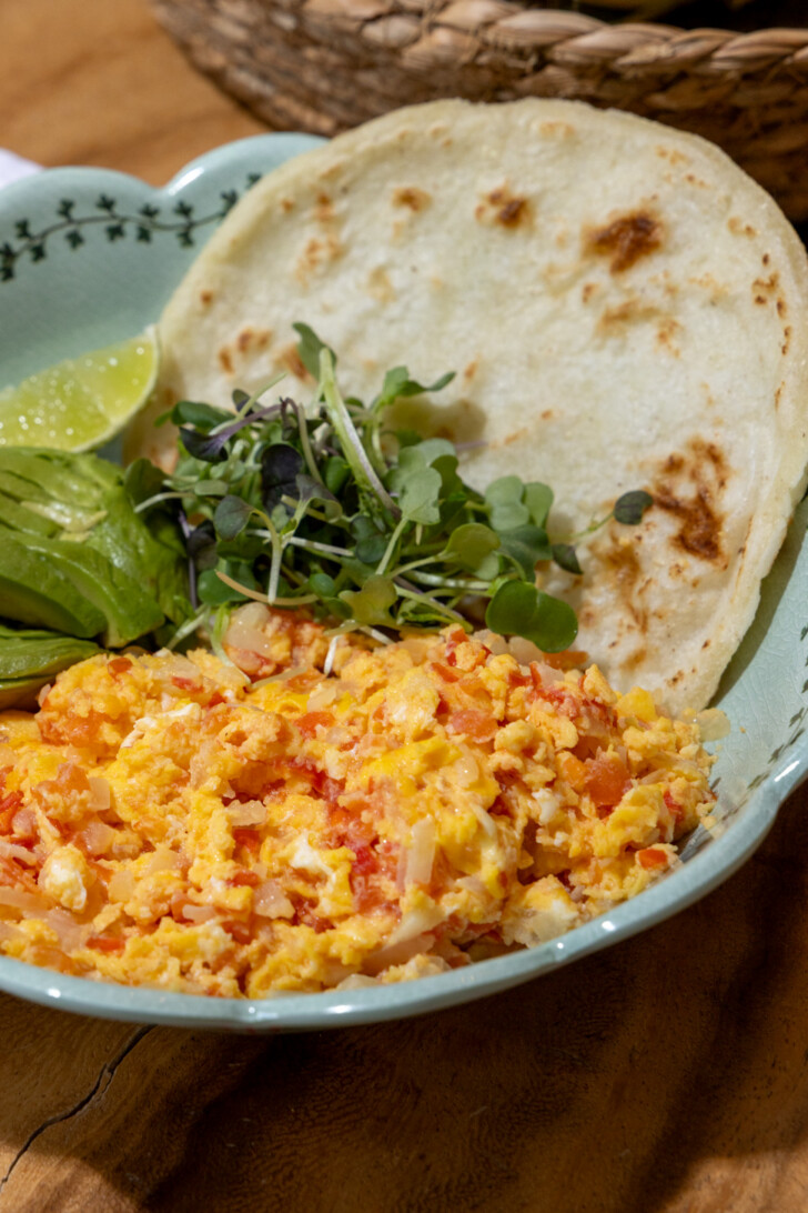 huevos perico healthy breakfast