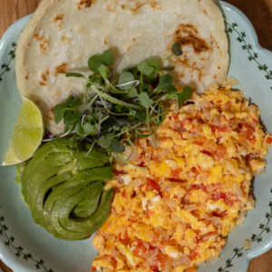 huevos pericos healthy breakfast